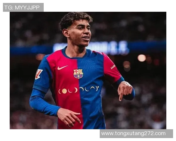 著名足球球星婚姻受考验被曝出轨事件引发公众热议