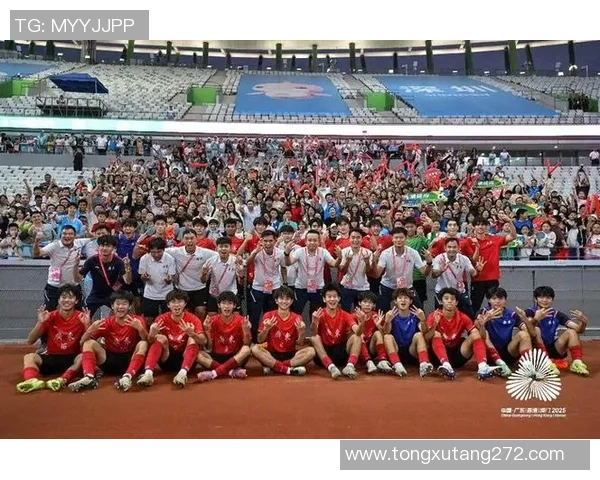 辫子球星足球传奇成长之路展现绿茵激情与不屈精神